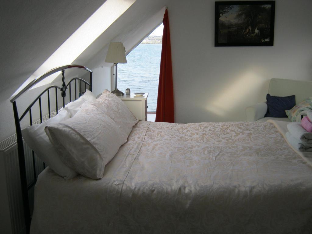 No 1 Broughton Bed & Breakfast Pierowall Chambre photo